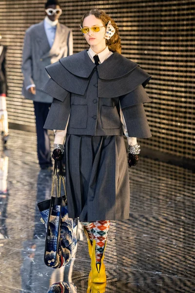 Look 48